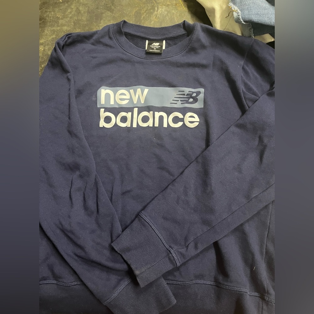 Navy blue new balance light weight crew neck